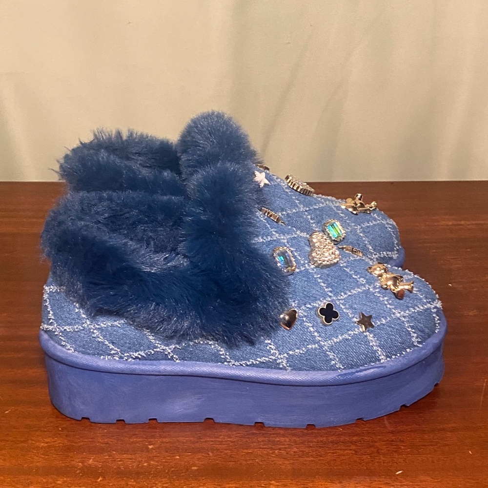 YOKI Blyth Faux Fur Blue Denim Platform Slippers with Embellishments Women’s 8